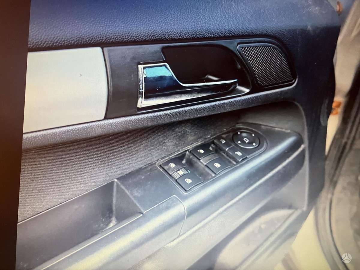 Opel Zafira 2013 — photo 12