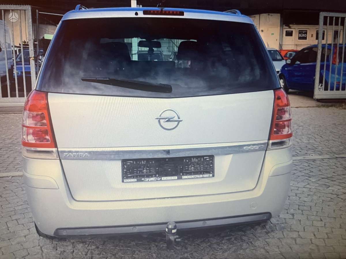 Opel Zafira 2013 — photo 6