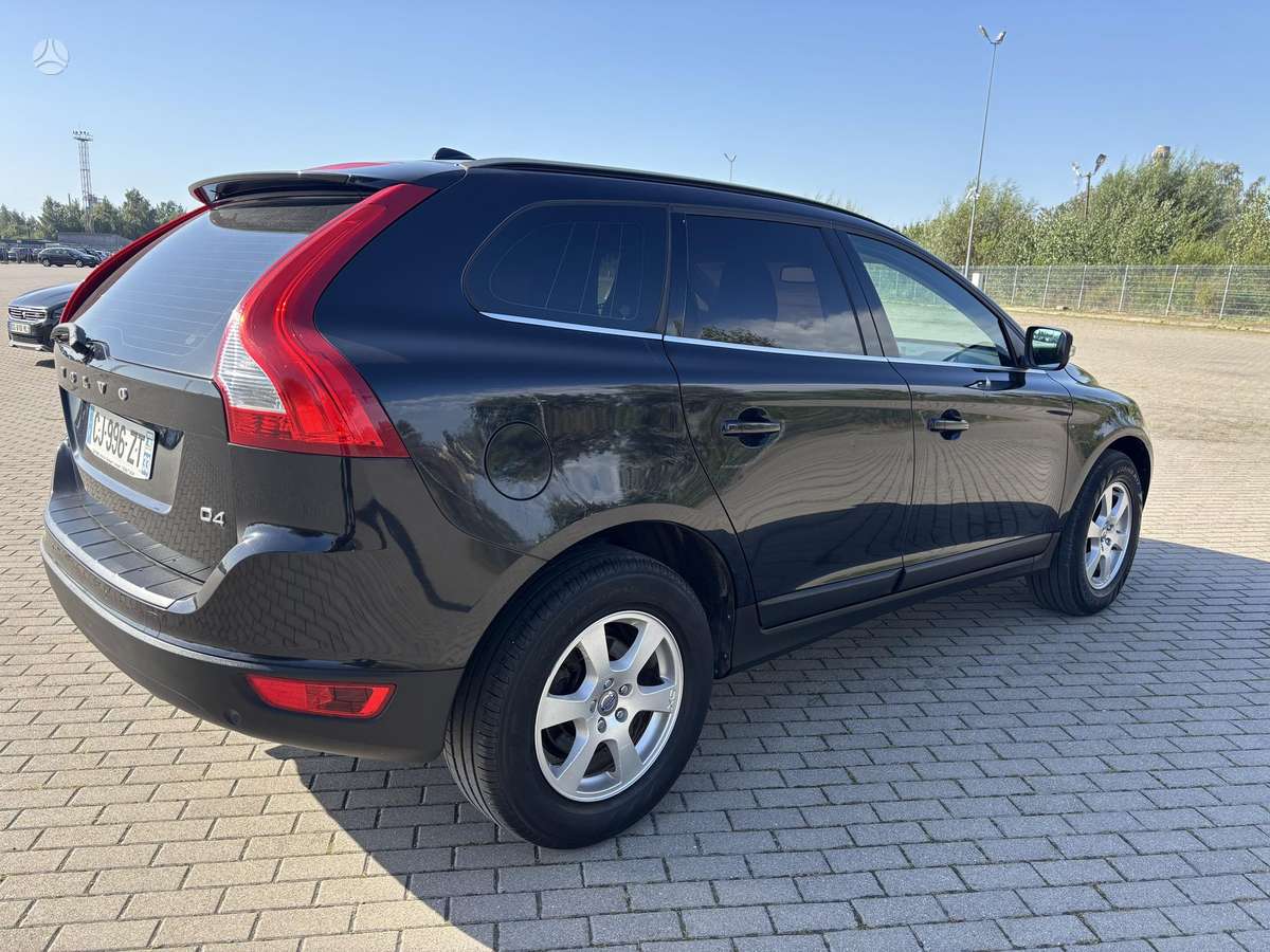 Volvo XC60 2012 — двигун 1984 cm³, 163 HP (120kW)
