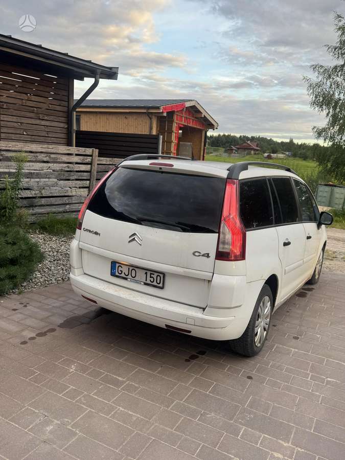 Citroen Grand 2010 — engine 1560 cm³, 109 HP (80kW)