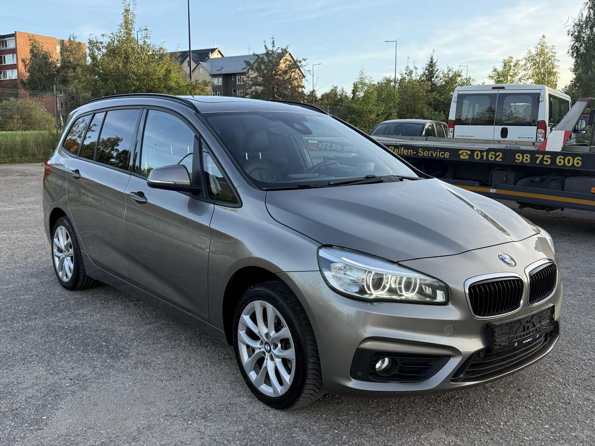 BMW 220 2015 — rear view