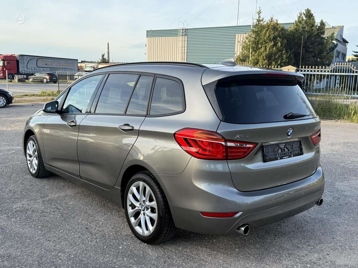 BMW 220 2015 — interior