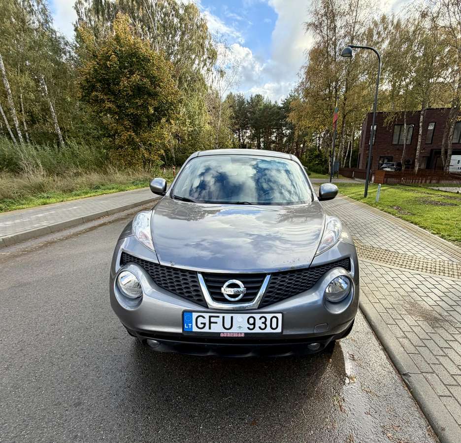 Nissan Juke 2013 — interior