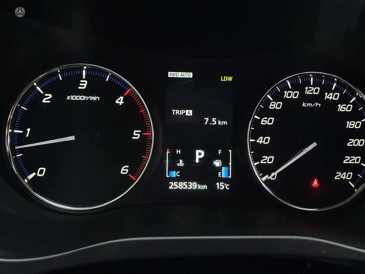 Mitsubishi Outlander 2013 — photo 17