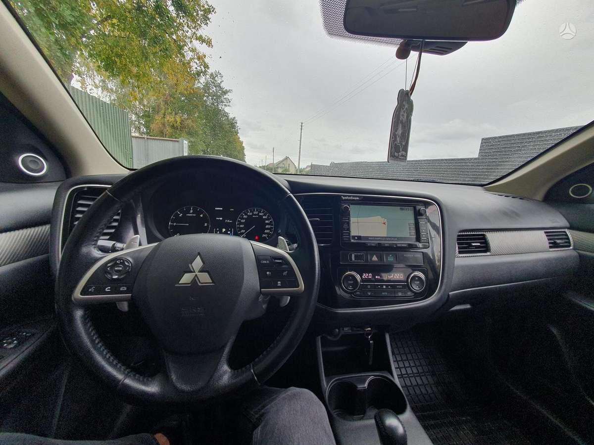 Mitsubishi Outlander 2013 — photo 18