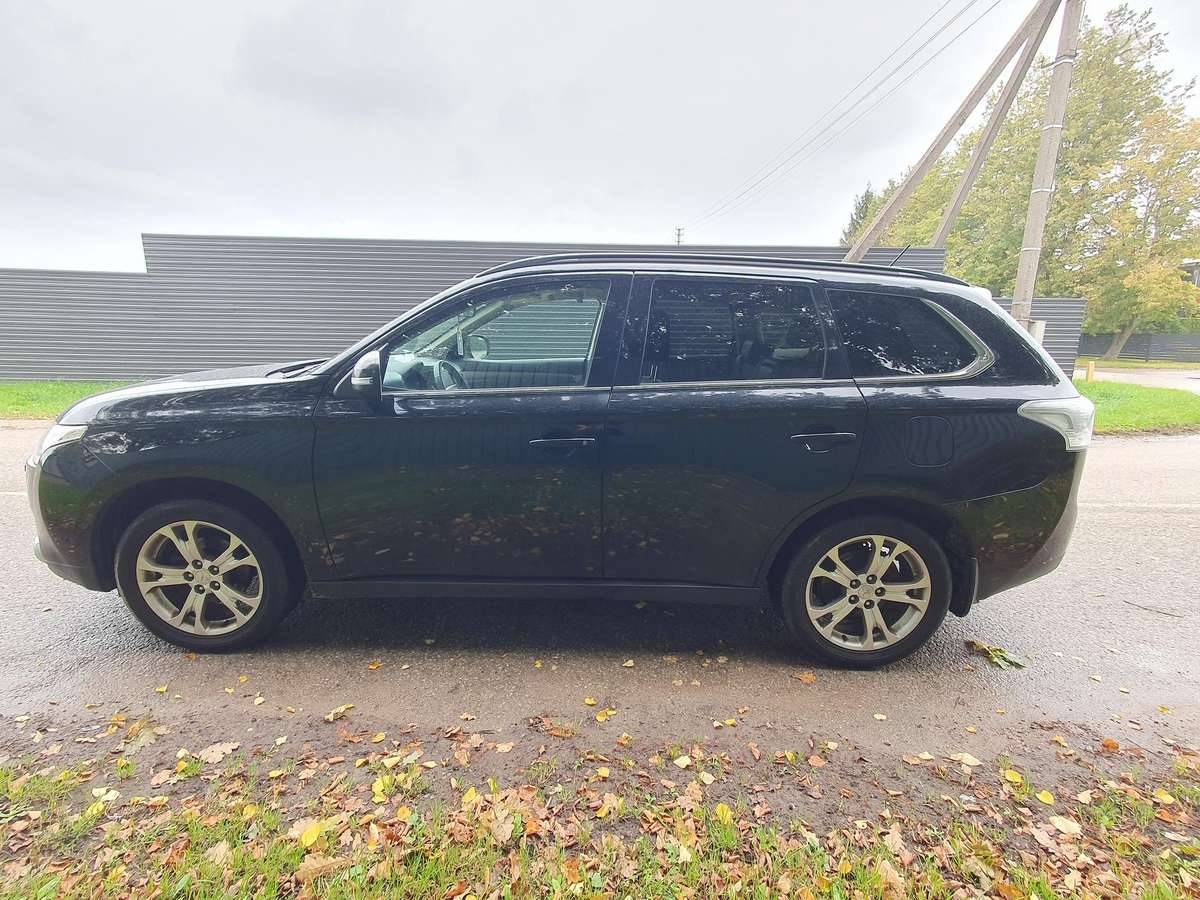 Mitsubishi Outlander 2013 — photo 8