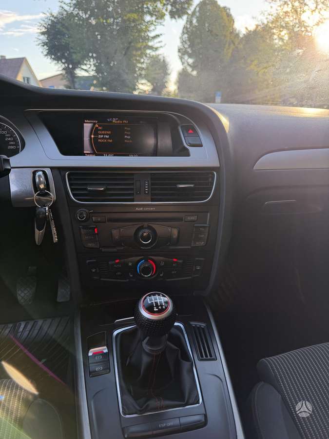 Audi A4 2008 — photo 9