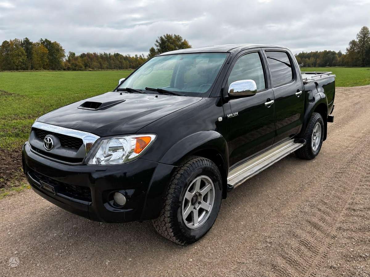 Toyota Hilux, 2011