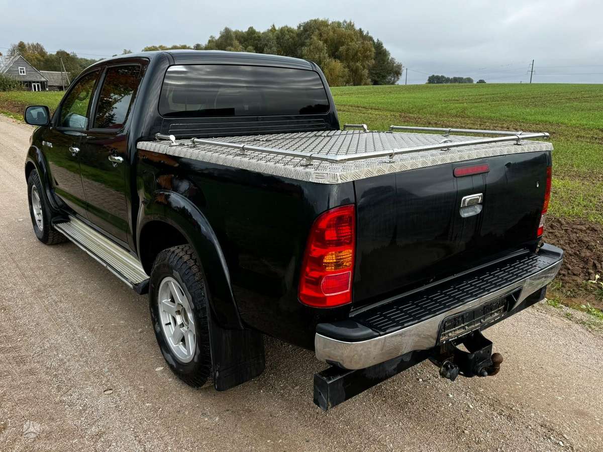 Toyota Hilux 2011 — photo 5