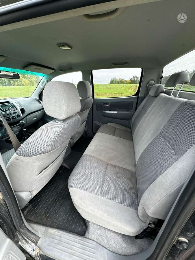Toyota Hilux 2011 — photo 7