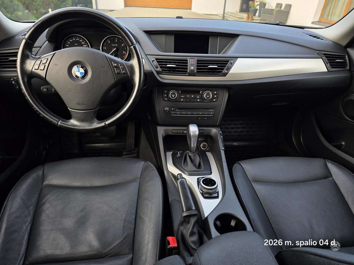 BMW X1 2011 — photo 10