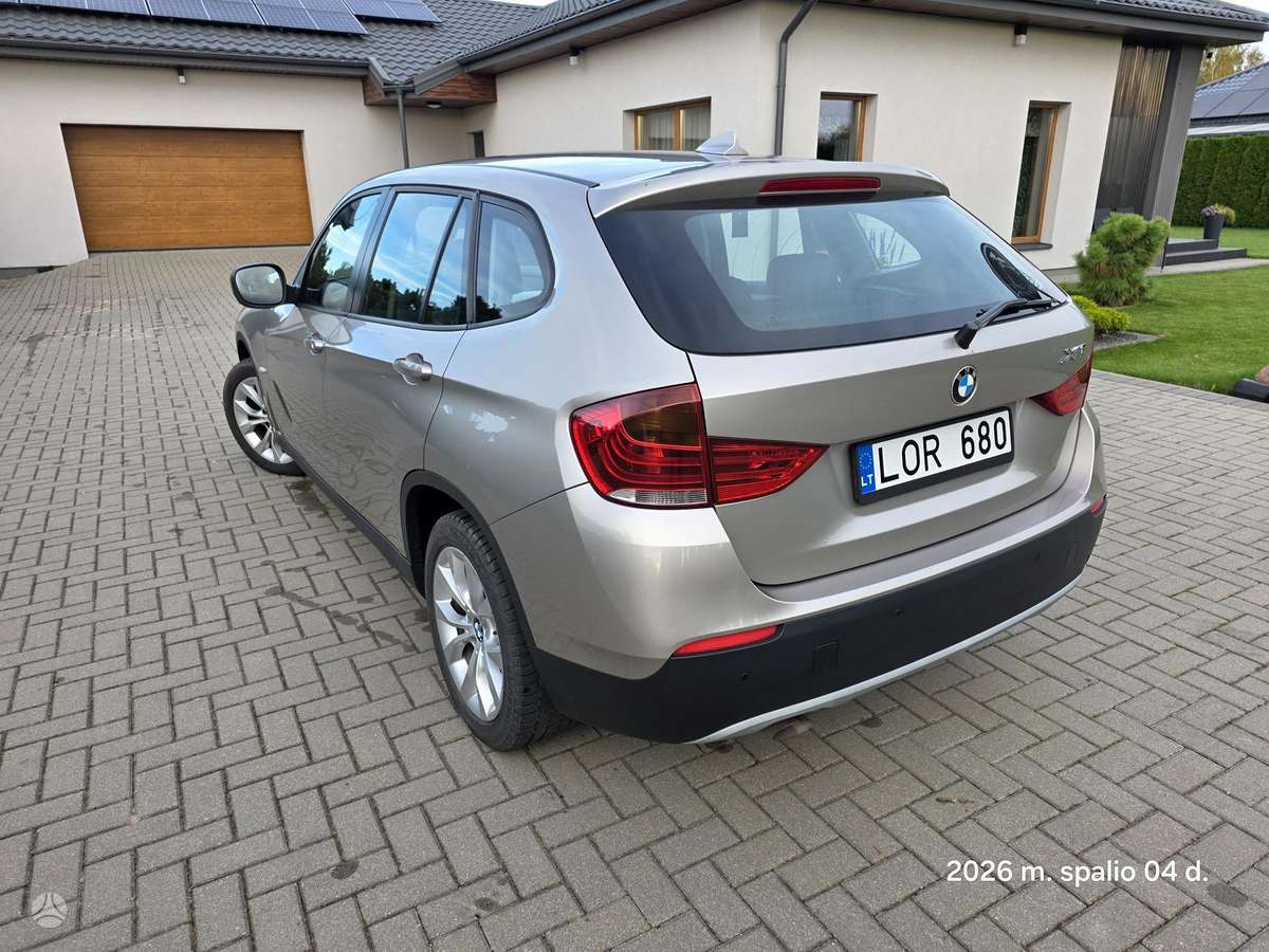 BMW X1 2011 — engine 1995 cm³, 143 HP (105kW)