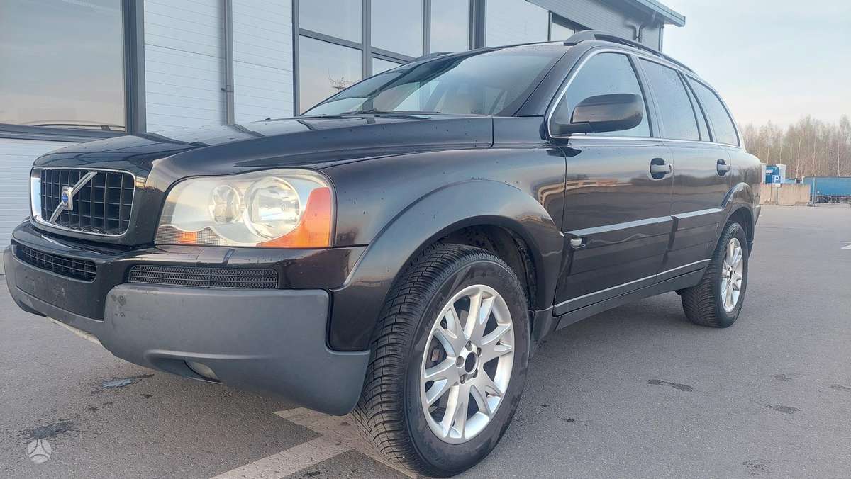 Volvo XC90 2004 — rear view
