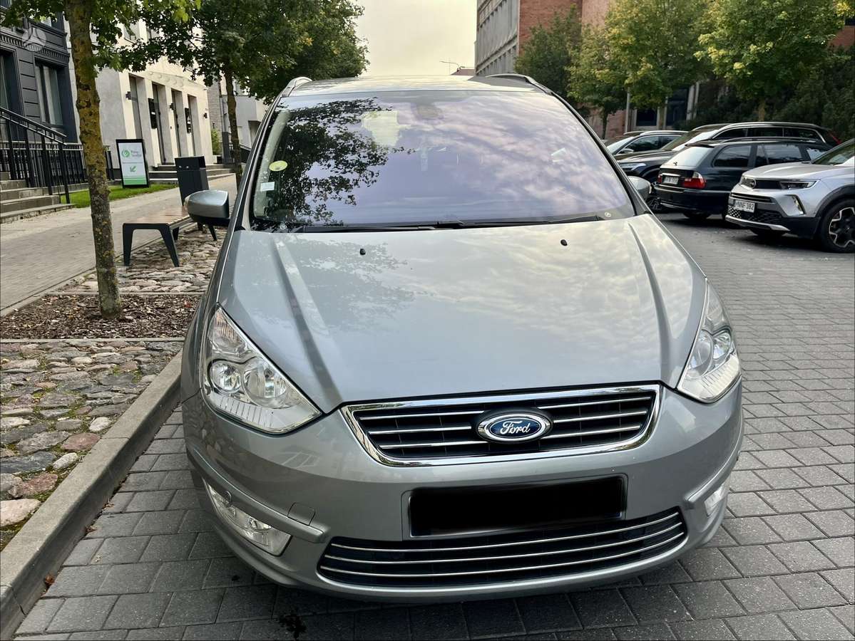 Ford Galaxy 2014 — фото 10
