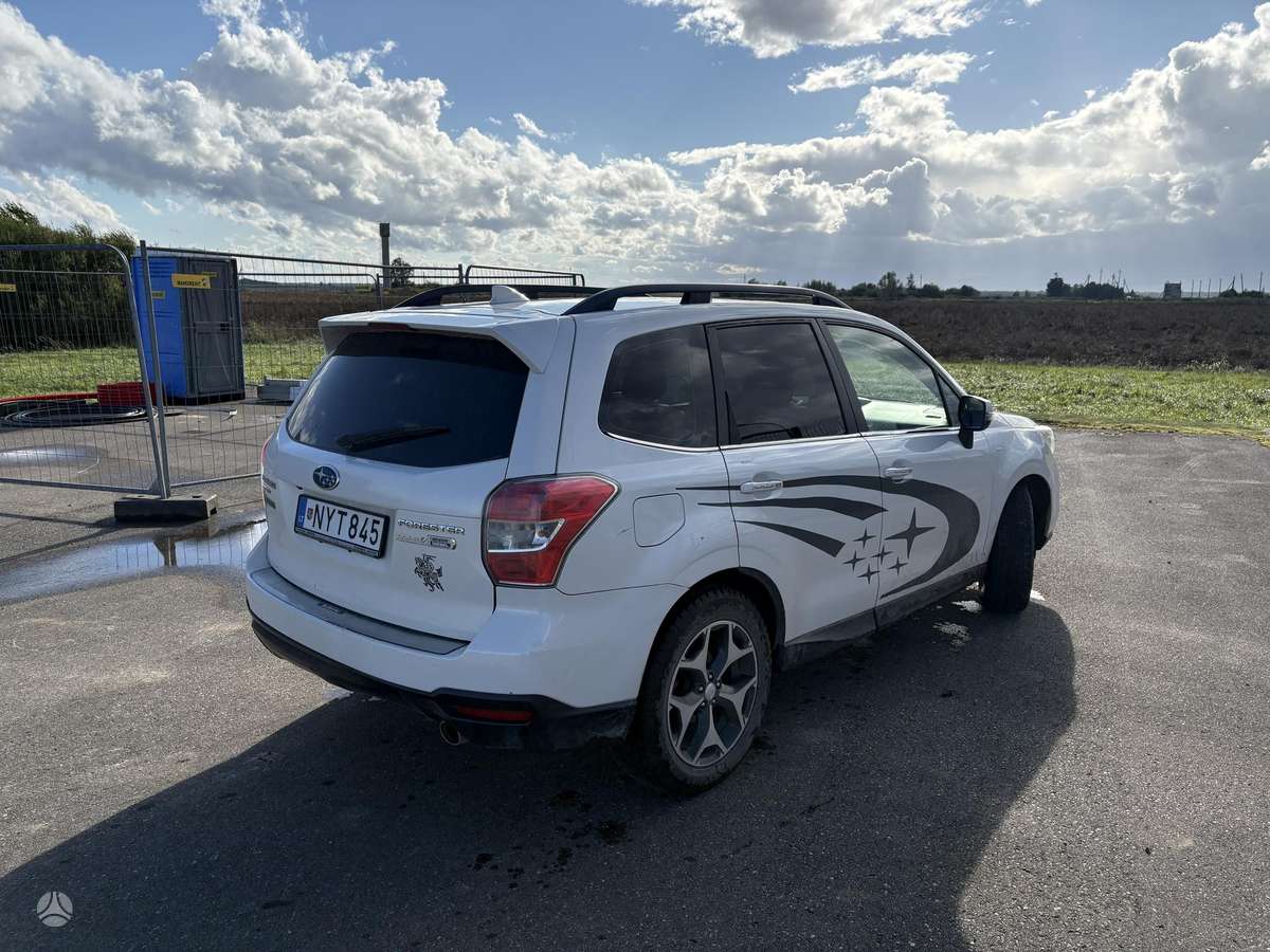 Subaru Forester 2015 — двигун 1998 cm³, 147 HP (108kW)