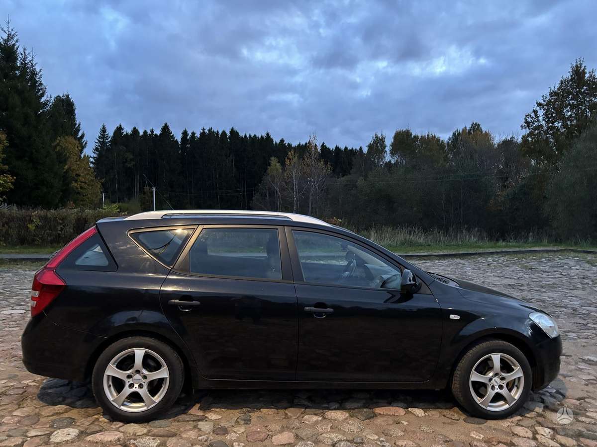 Kia Ceed 2009 — interior