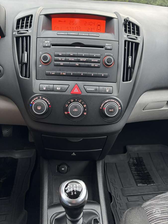 Kia Ceed 2009 — photo 8
