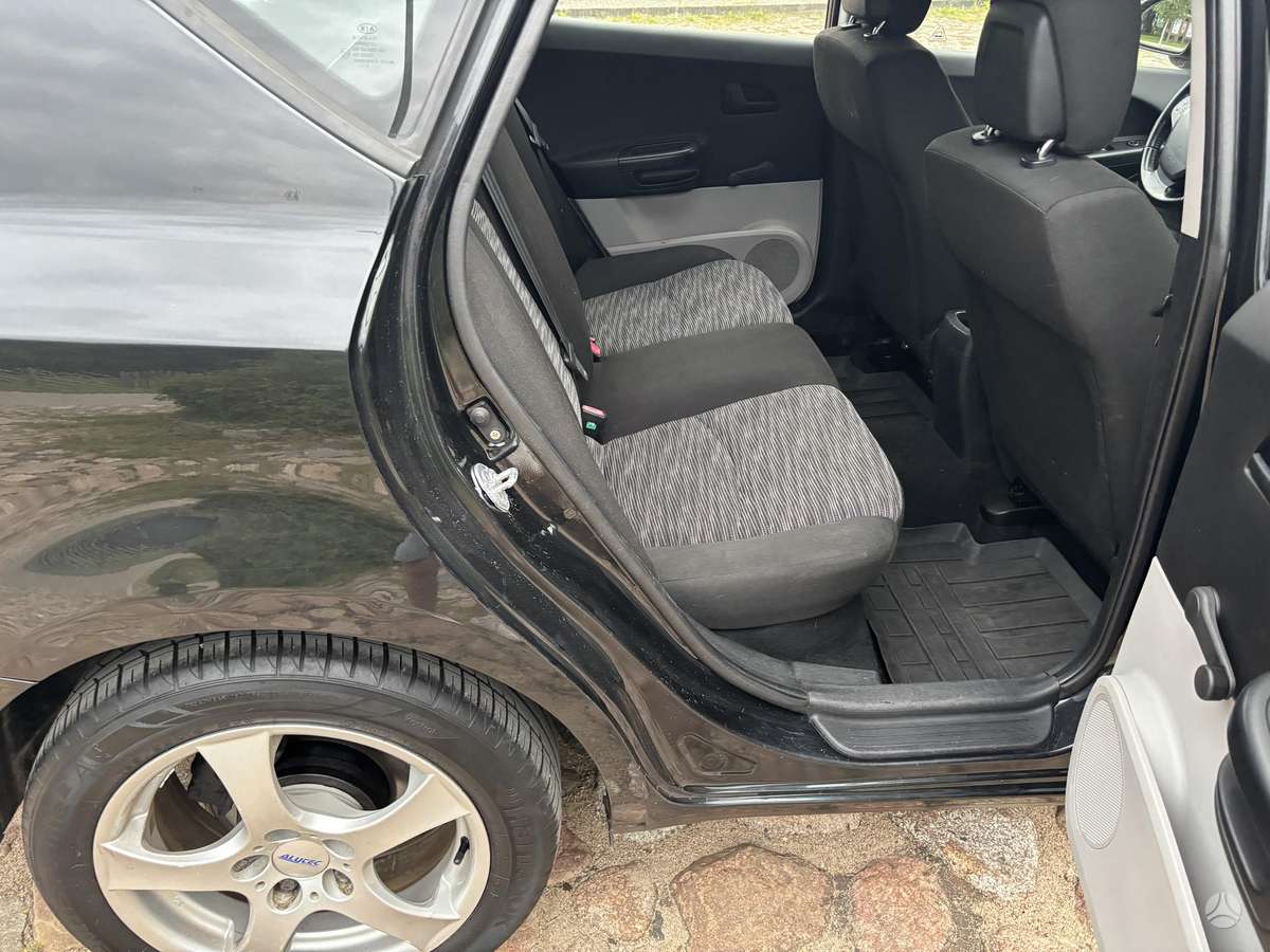 Kia Ceed 2009 — photo 9