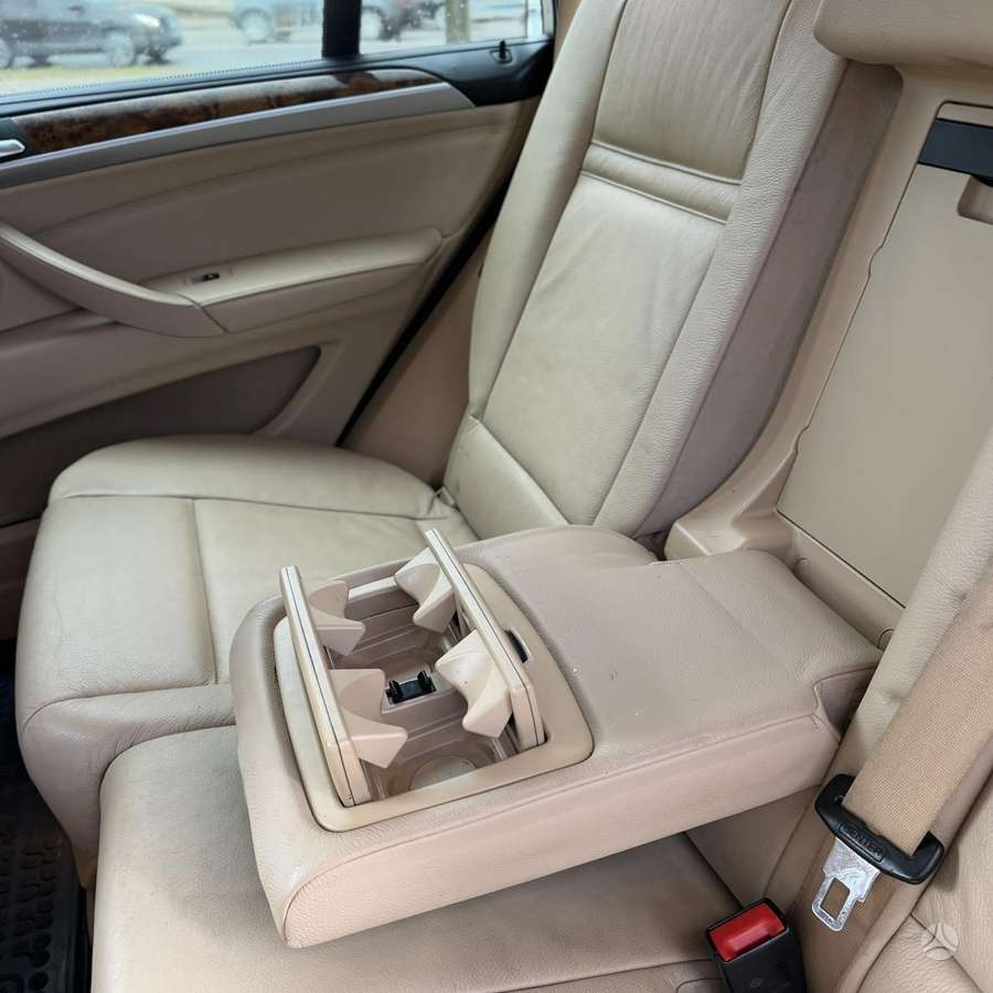 BMW X5 2008 — photo 15