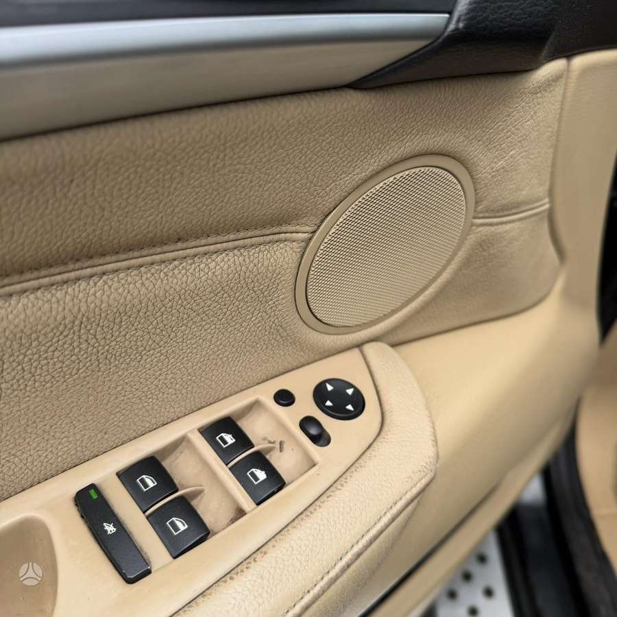 BMW X5 2008 — photo 17