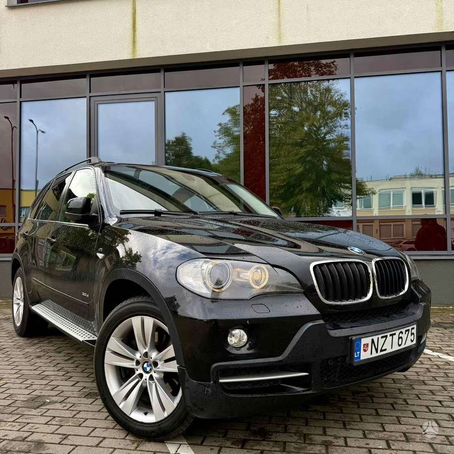 BMW X5 2008 — rear view