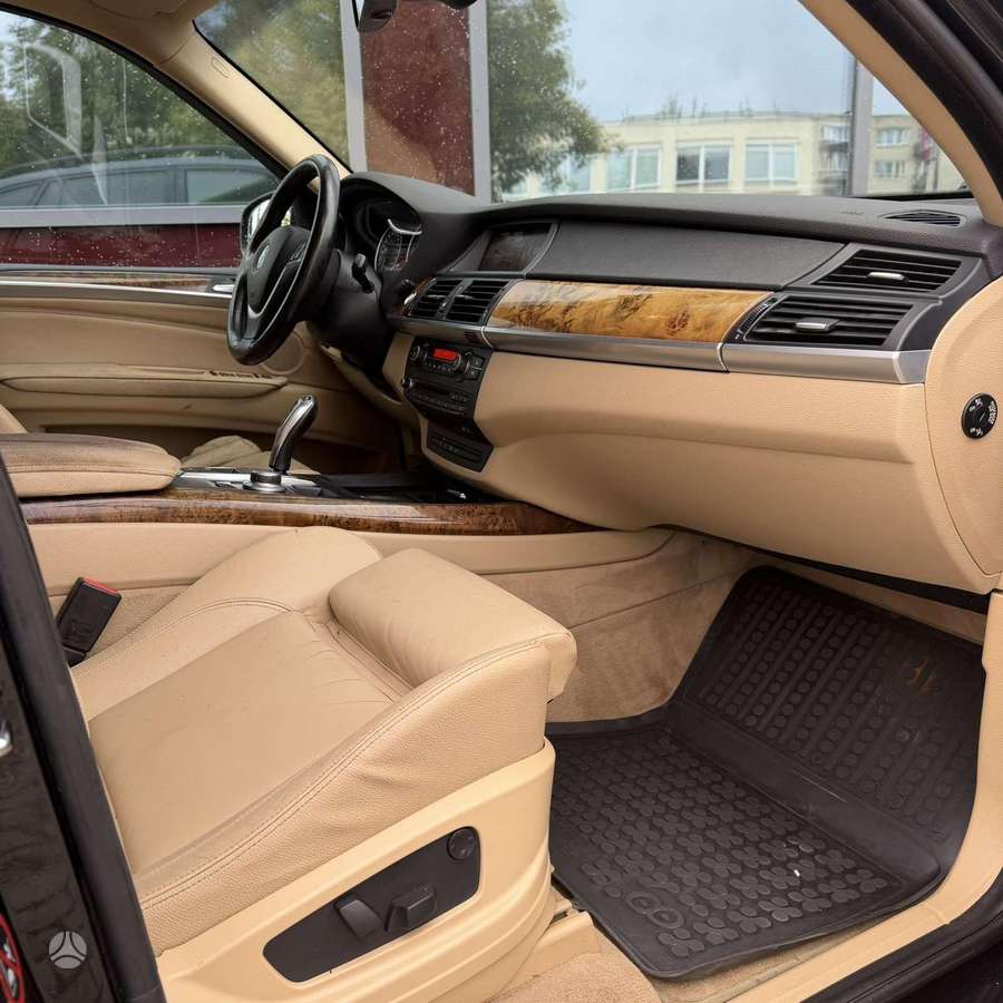 BMW X5 2008 — photo 21