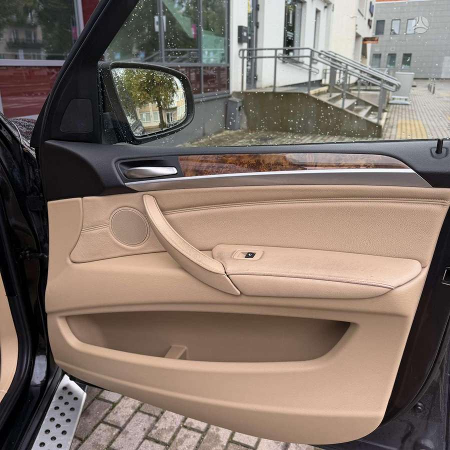 BMW X5 2008 — photo 22