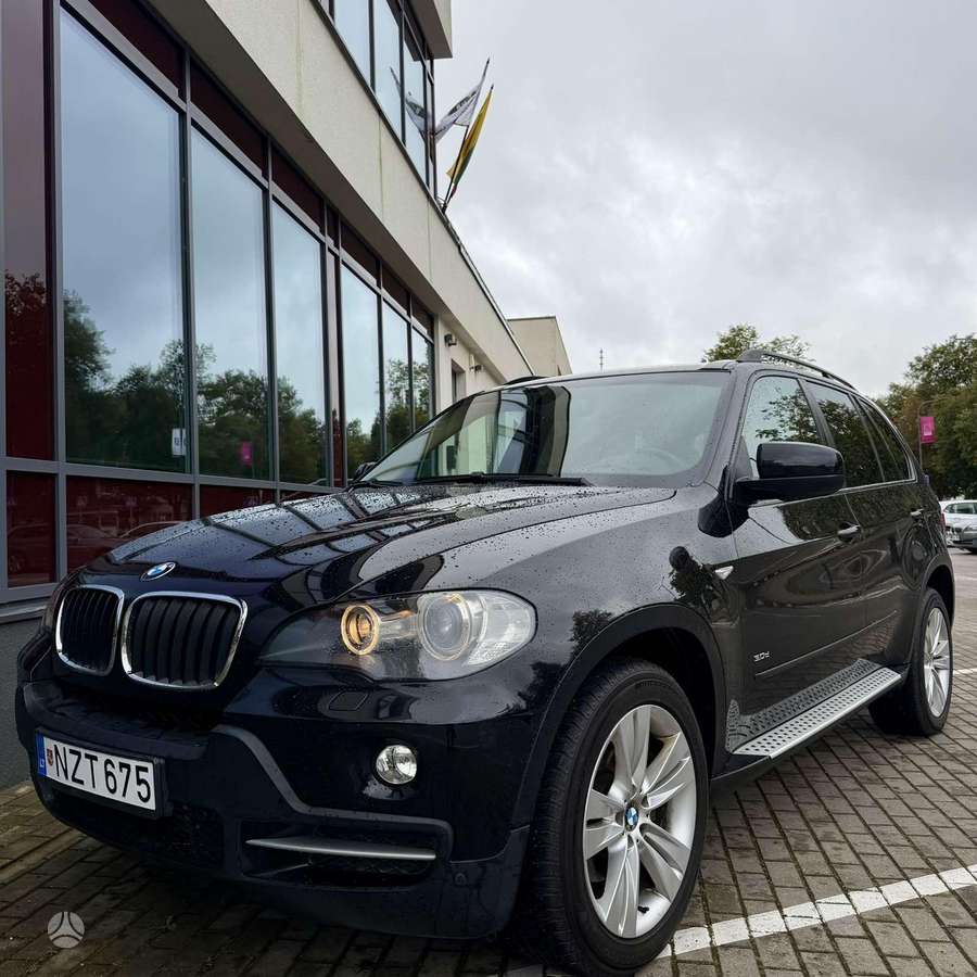 BMW X5 2008 — interior