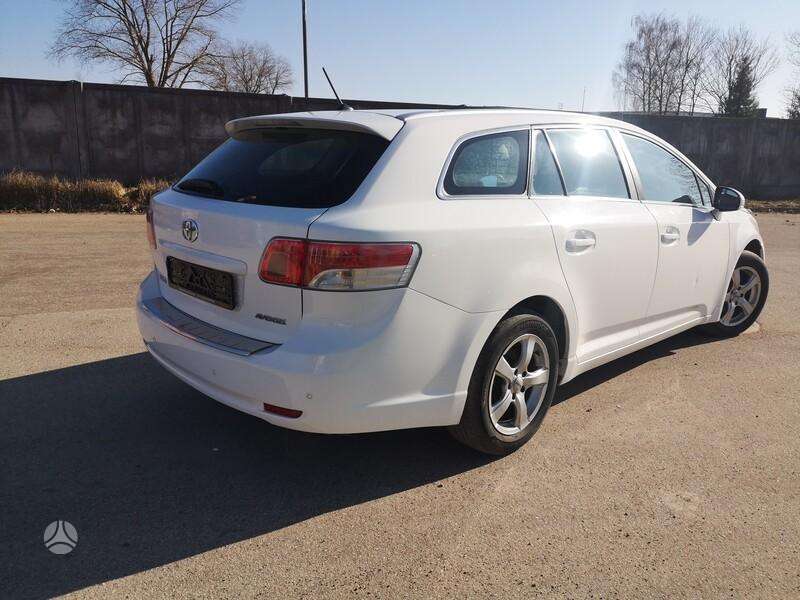 Toyota Avensis 2009 — двигун 1987 cm³, 152 HP (112kW)