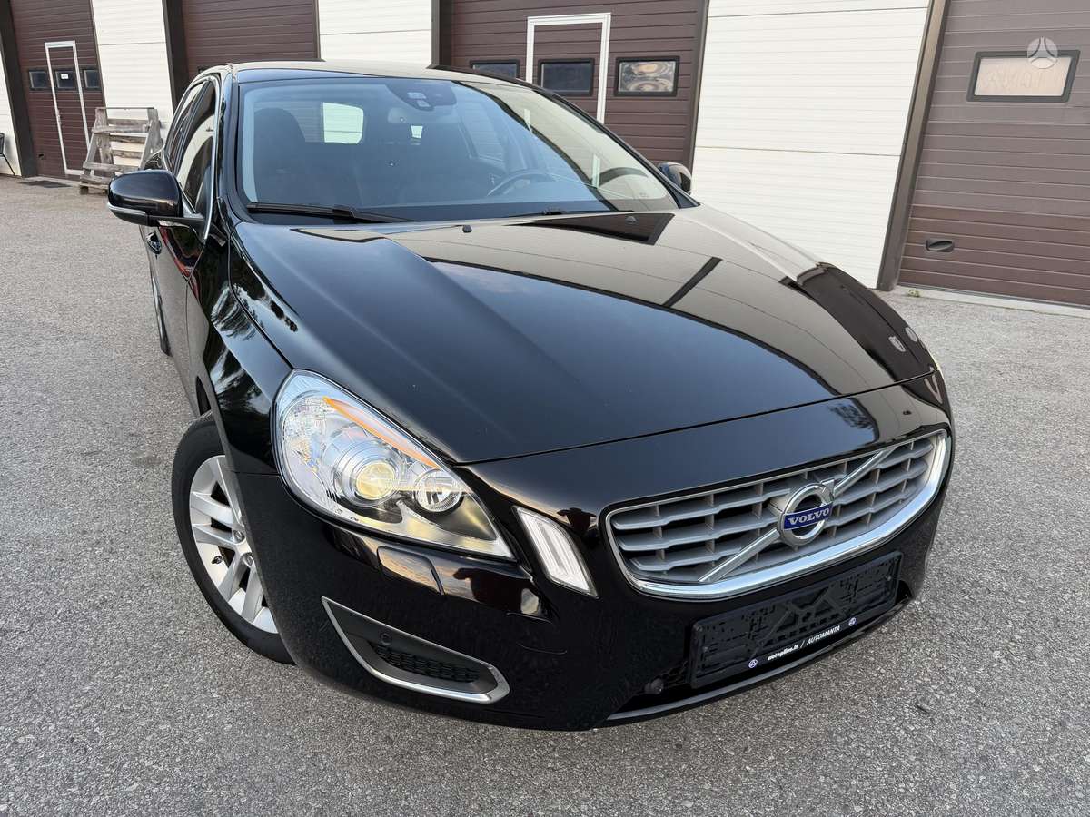 Volvo V60 2012 — двигун 1984 cm³, 163 HP (120kW)