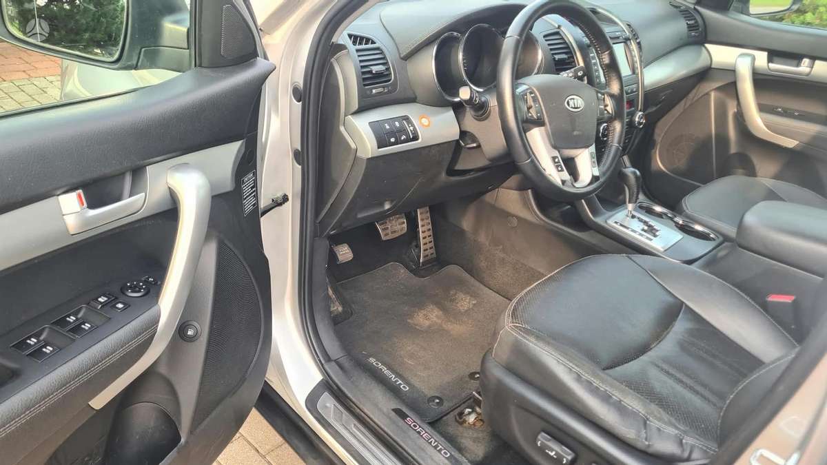 Kia Sorento 2012 — photo 10