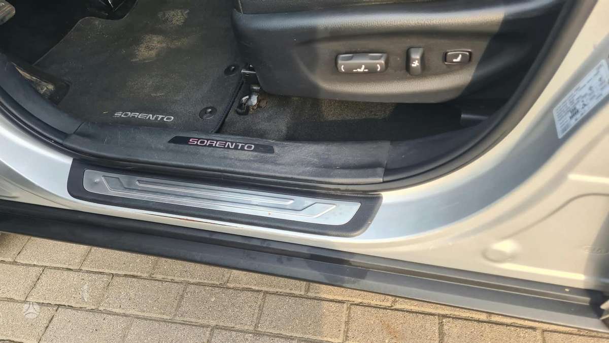 Kia Sorento 2012 — photo 13