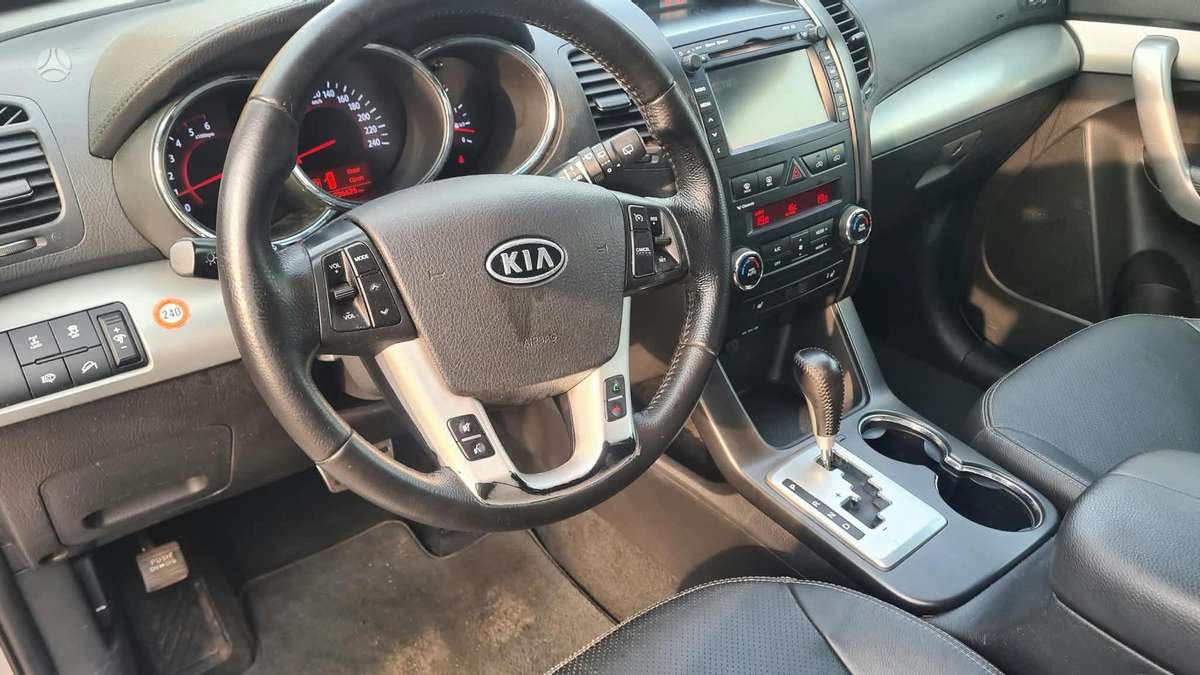 Kia Sorento 2012 — photo 6