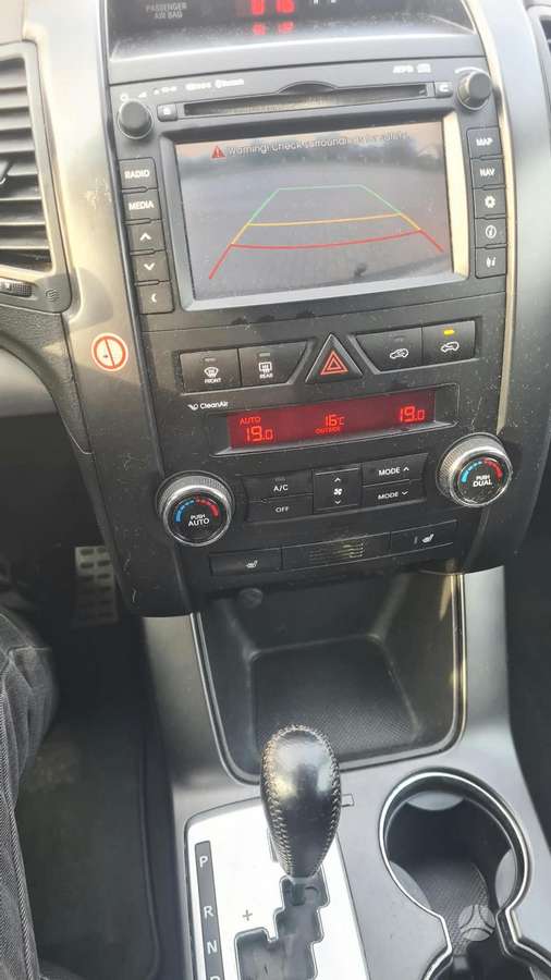 Kia Sorento 2012 — photo 8
