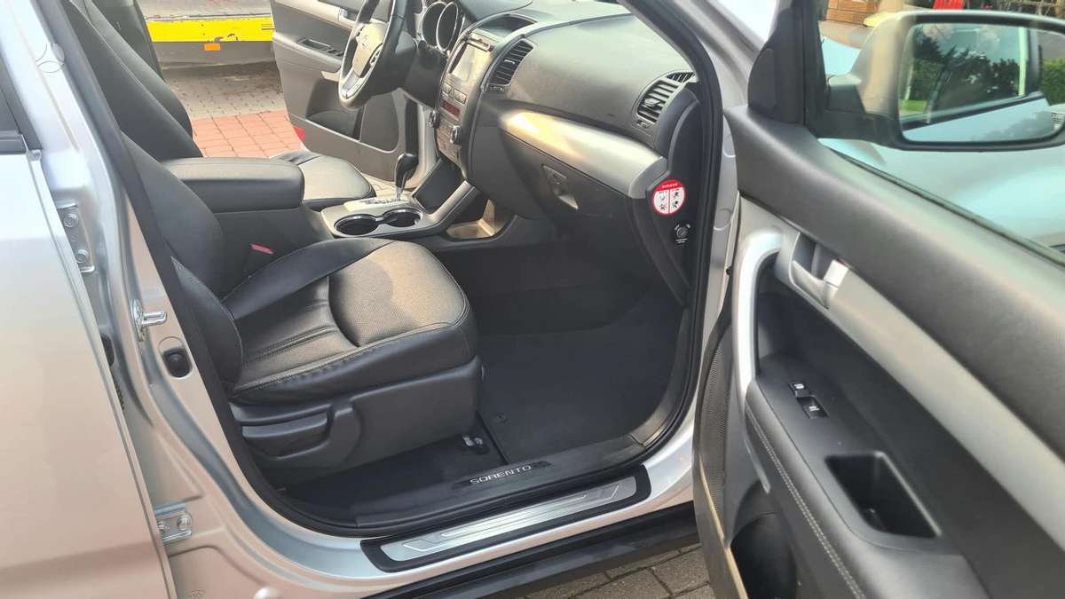 Kia Sorento 2012 — photo 9