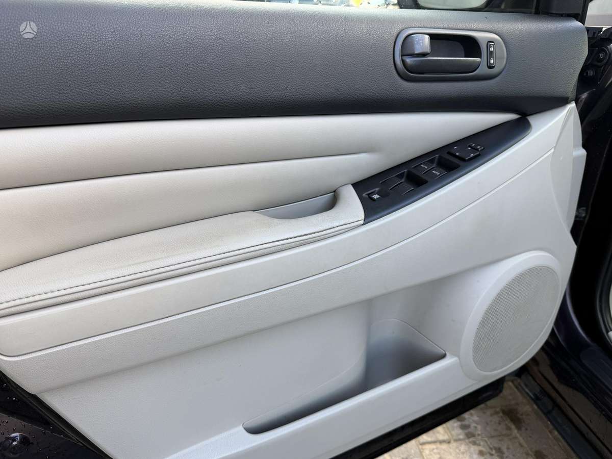 Mazda CX-7 2010 — photo 22