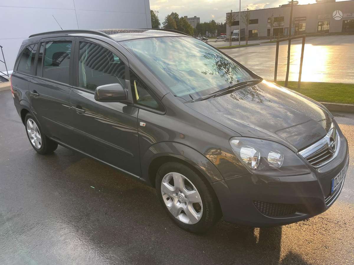 Opel Zafira 2014 — photo 14
