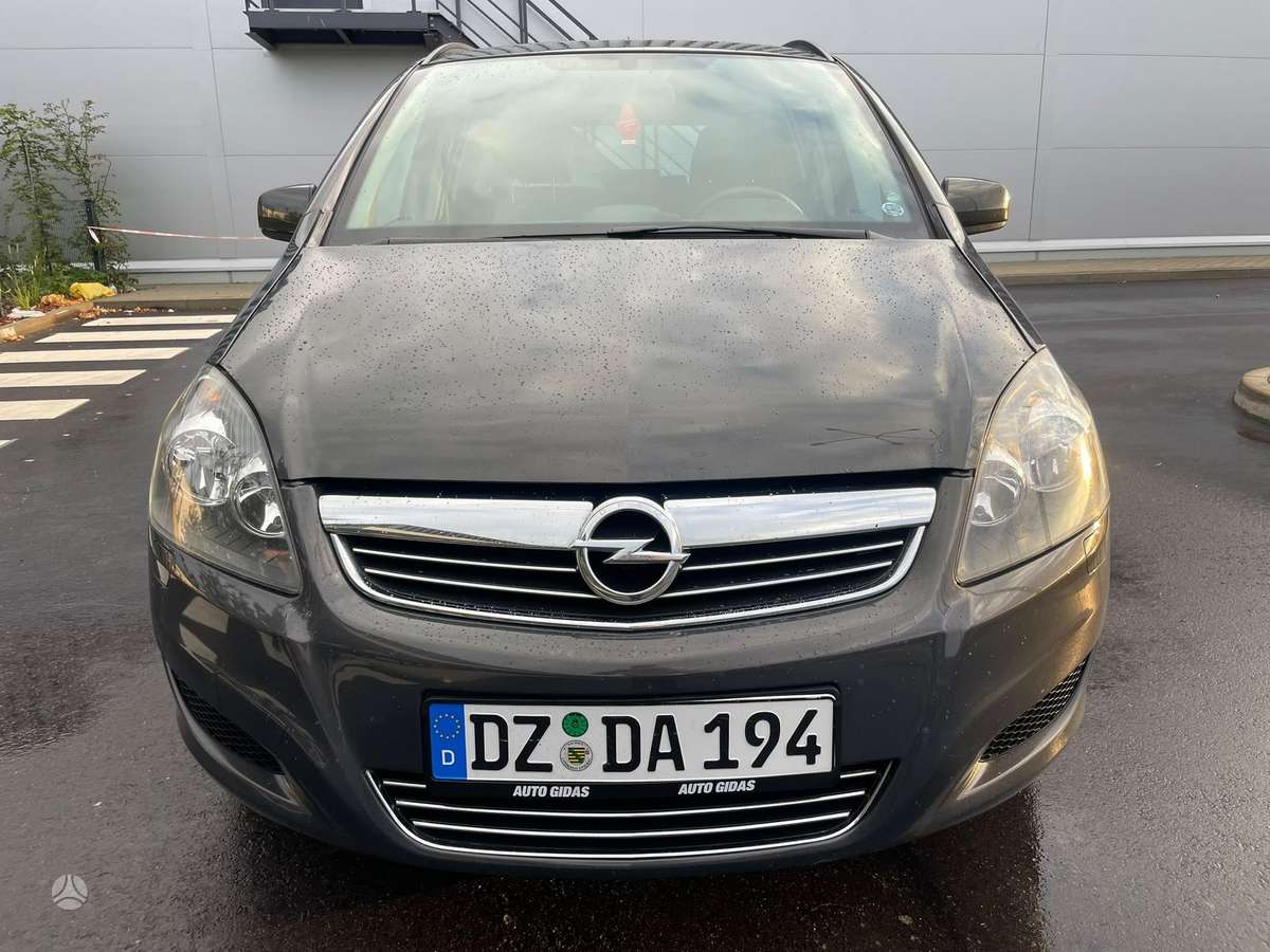 Opel Zafira 2014 — photo 20