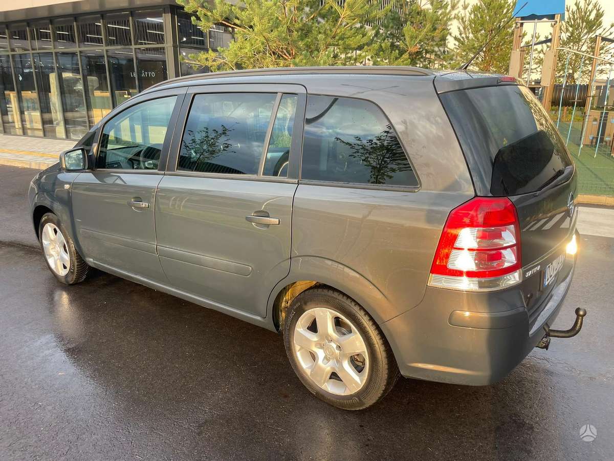 Opel Zafira 2014 — engine 1800 cm³, 140 HP (103kW)