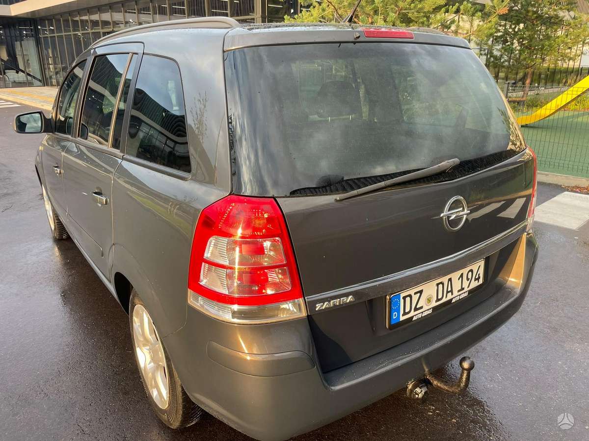 Opel Zafira 2014 — photo 8