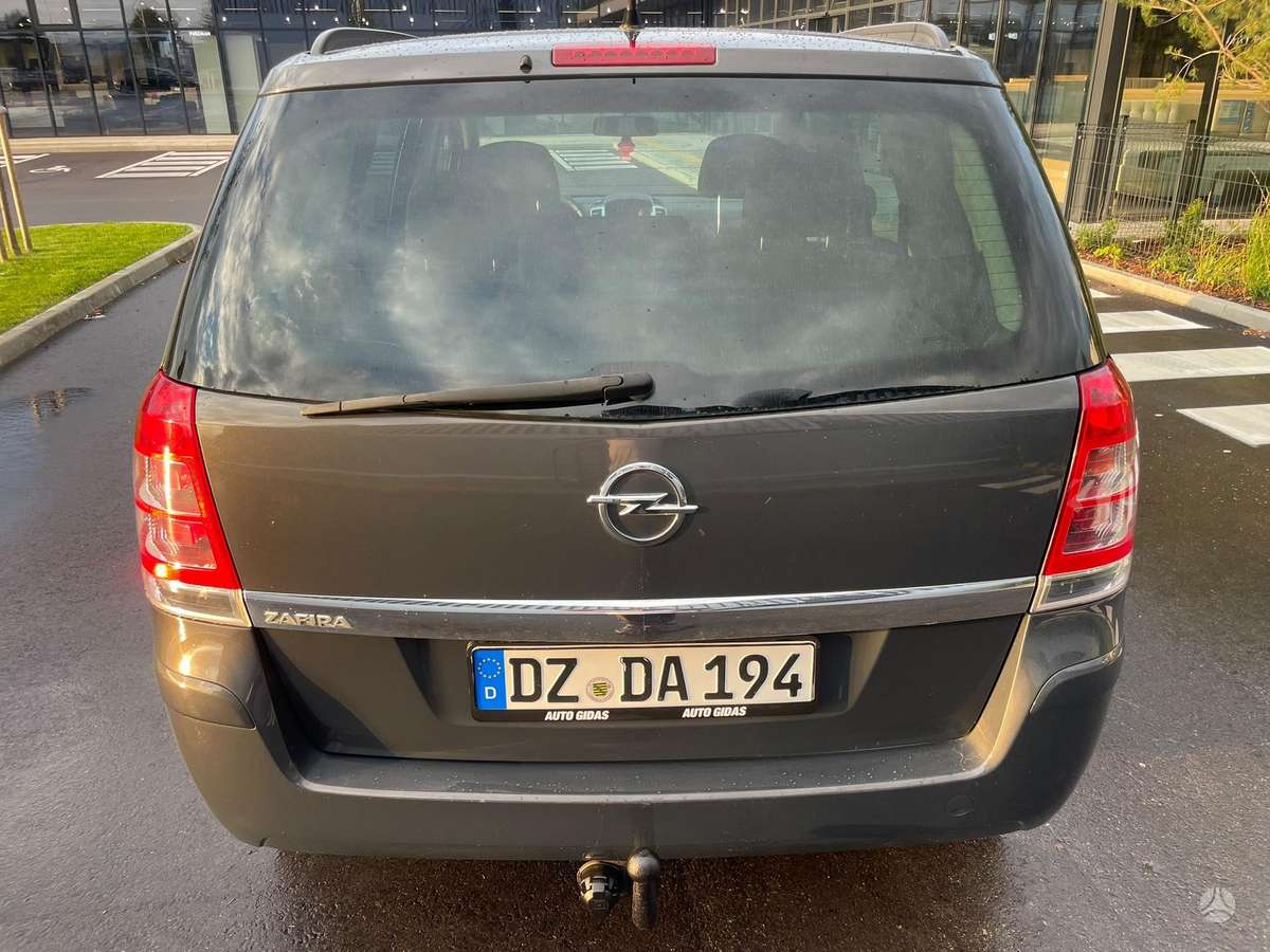 Opel Zafira 2014 — photo 9