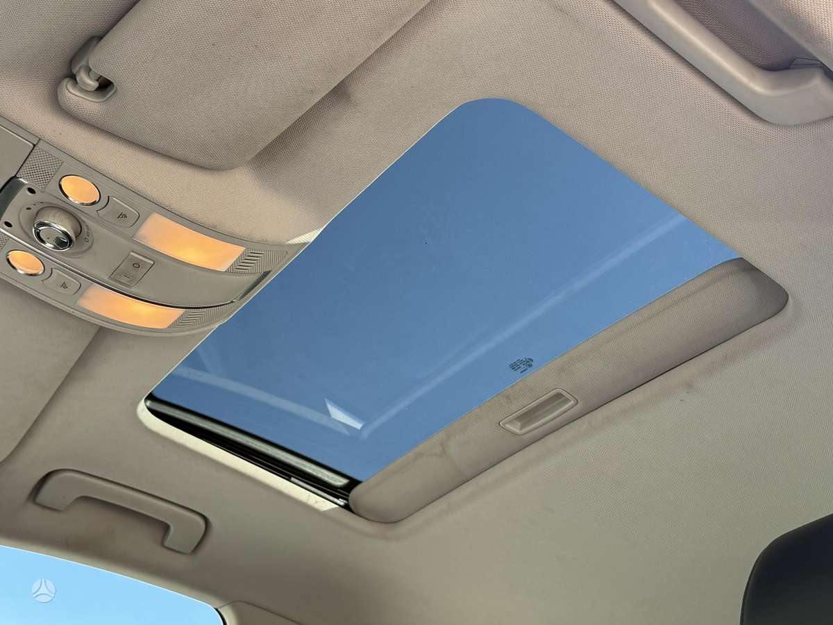 Audi A6 2010 — photo 10