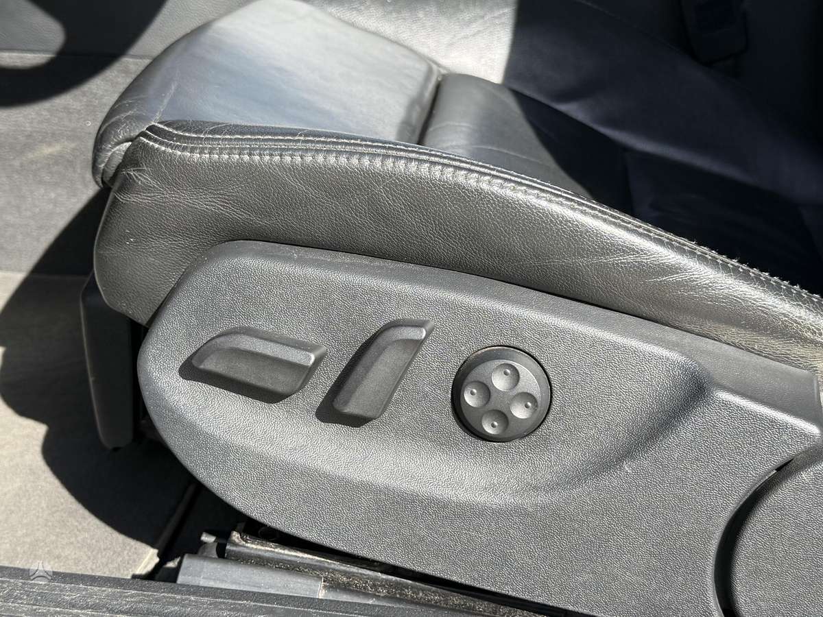 Audi A6 2010 — photo 11