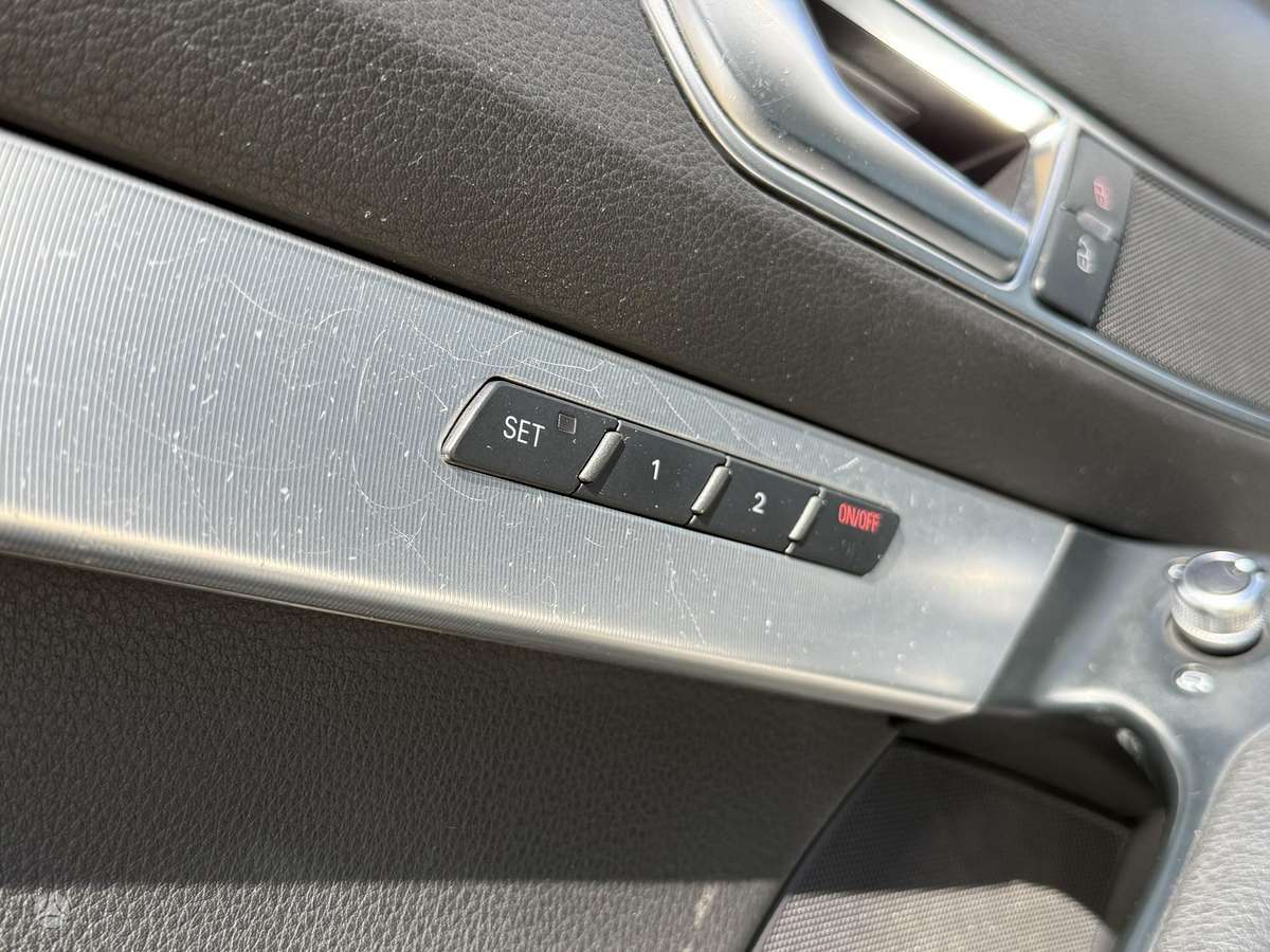 Audi A6 2010 — photo 13