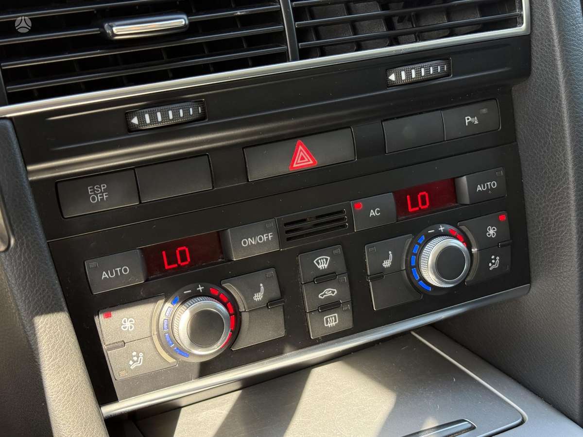 Audi A6 2010 — photo 15