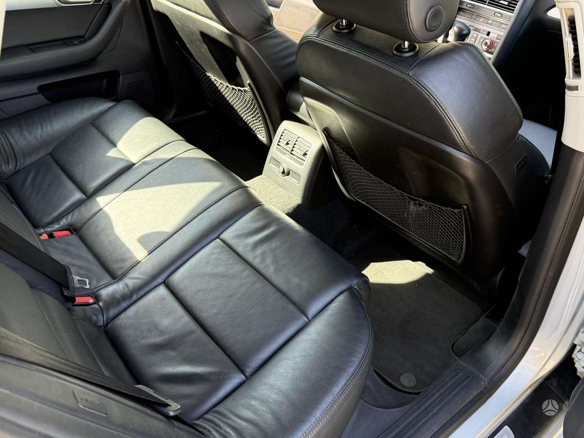 Audi A6 2010 — photo 8