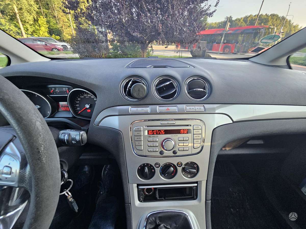 Ford Galaxy 2007 — photo 10