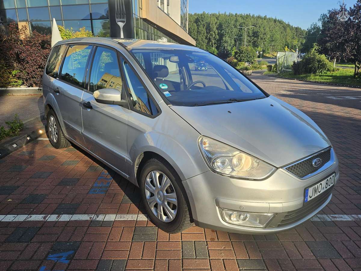 Ford Galaxy 2007 — rear view