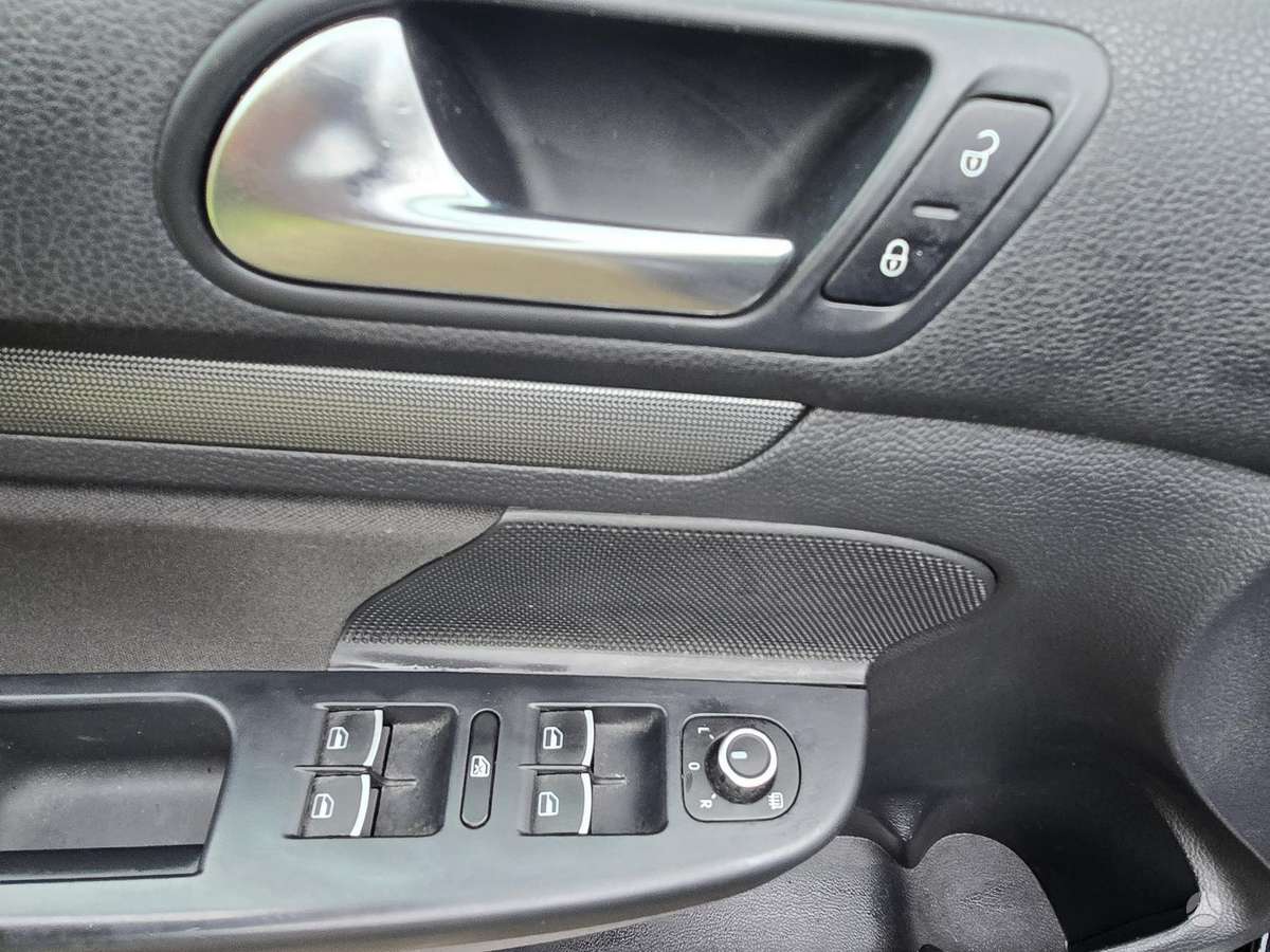 Volkswagen Golf 2012 — photo 12
