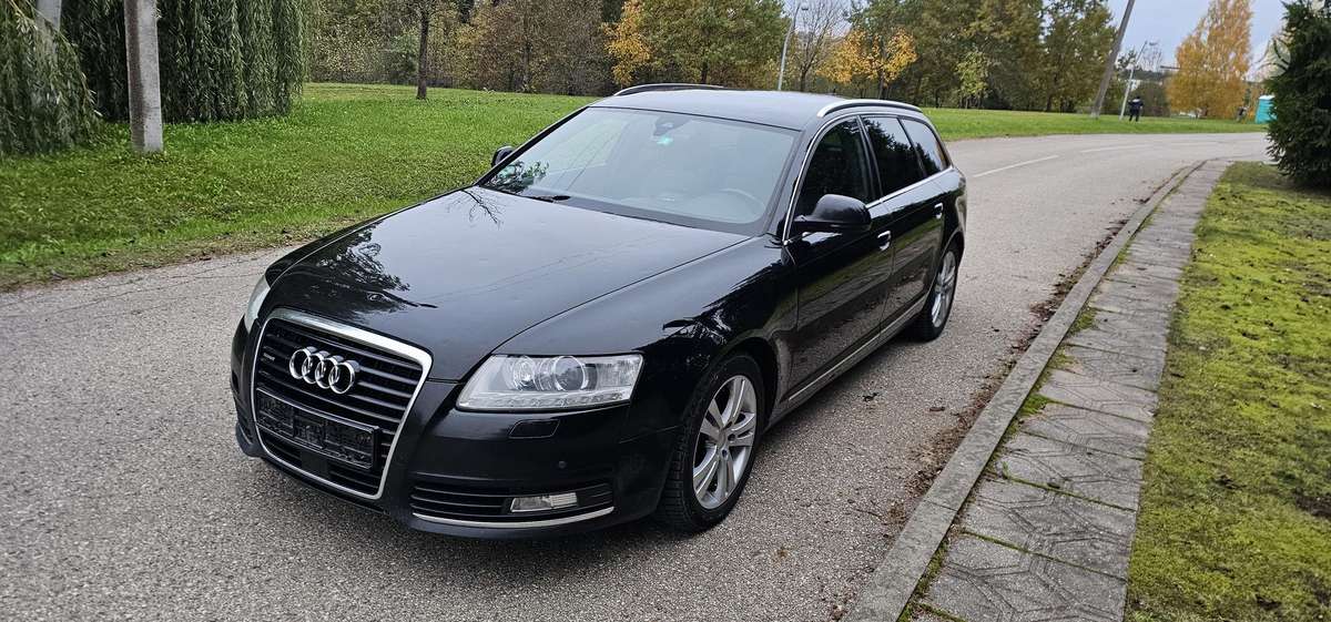 Audi A6 2010 — вигляд ззаду
